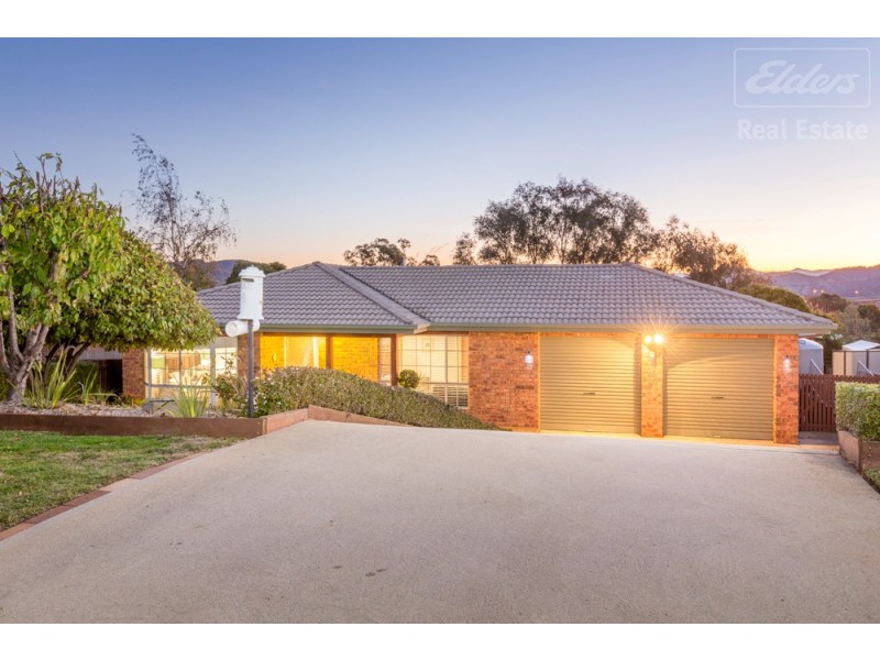 4 Hunter Close, Jerrabomberra NSW 2619