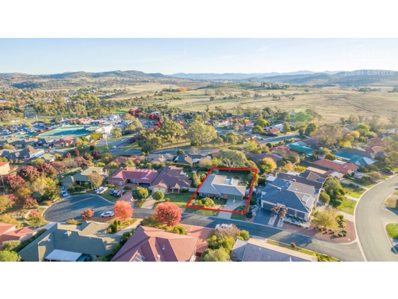 4 Hunter Close, Jerrabomberra NSW 2619