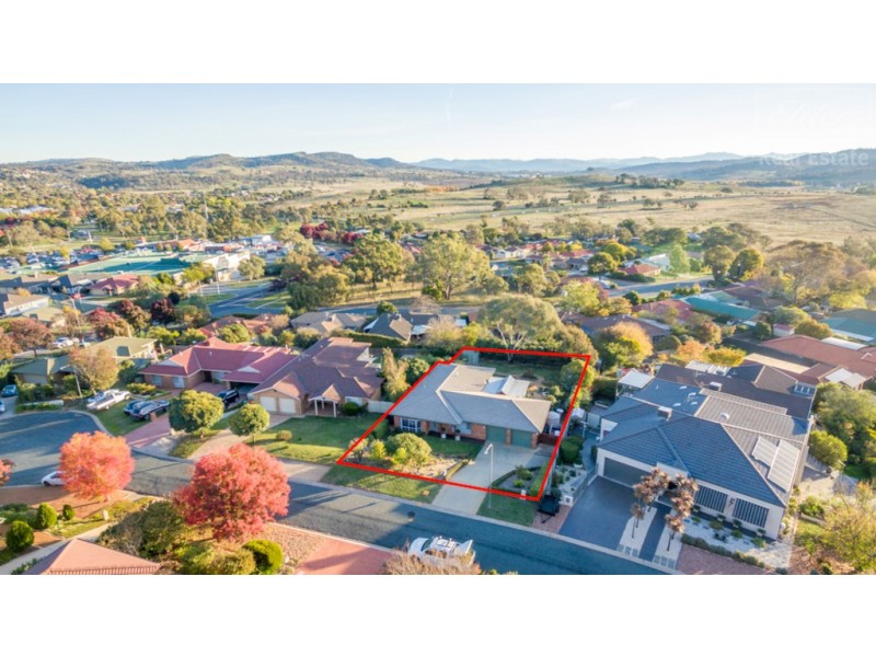 4 Hunter Close, Jerrabomberra NSW 2619