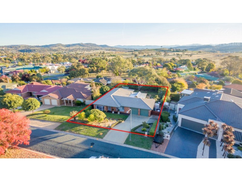 4 Hunter Close, Jerrabomberra NSW 2619