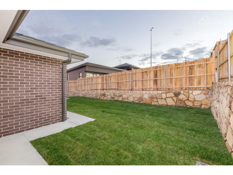 17 Keyte Street, Googong NSW 2620