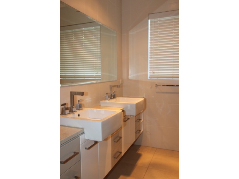 42 Agnes Avenue, Queanbeyan NSW 2620