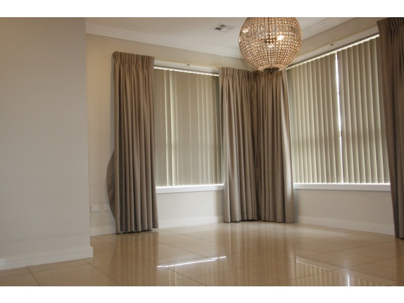 42 Agnes Avenue, Queanbeyan NSW 2620