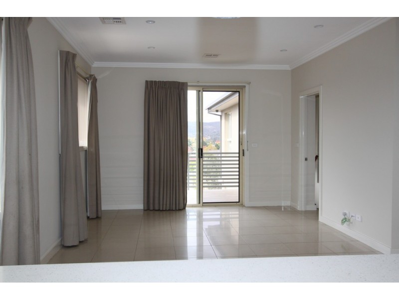 42 Agnes Avenue, Queanbeyan NSW 2620