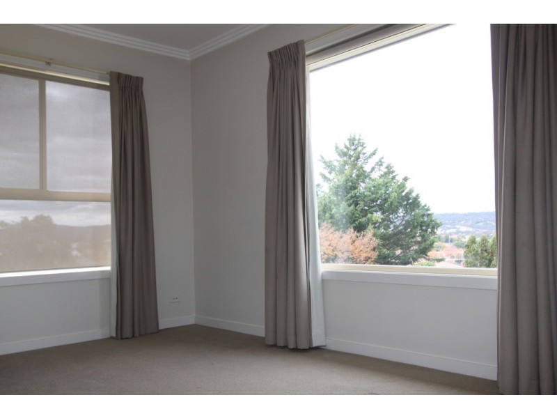 42 Agnes Avenue, Queanbeyan NSW 2620