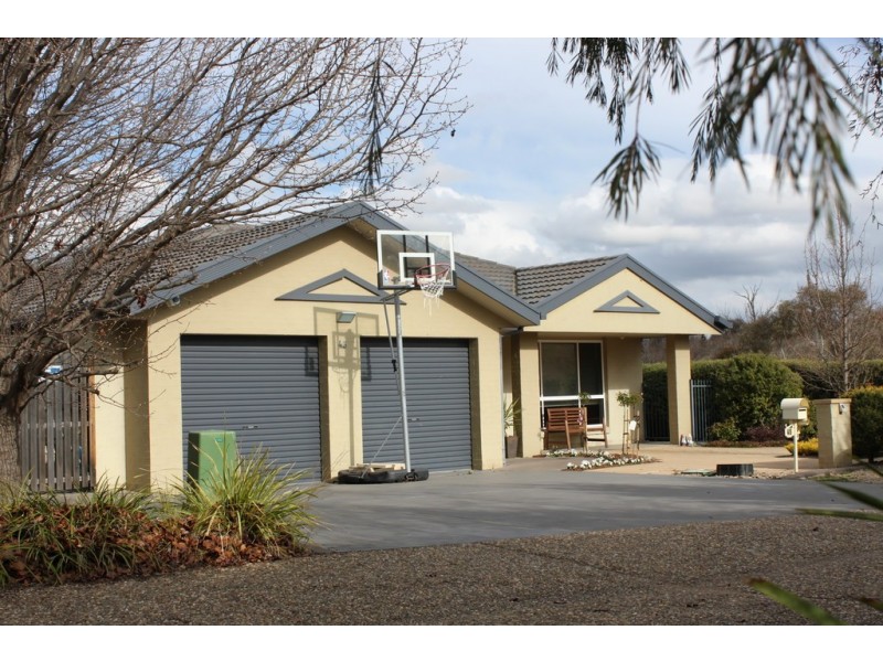 45 Firethorn Place, Jerrabomberra NSW 2619