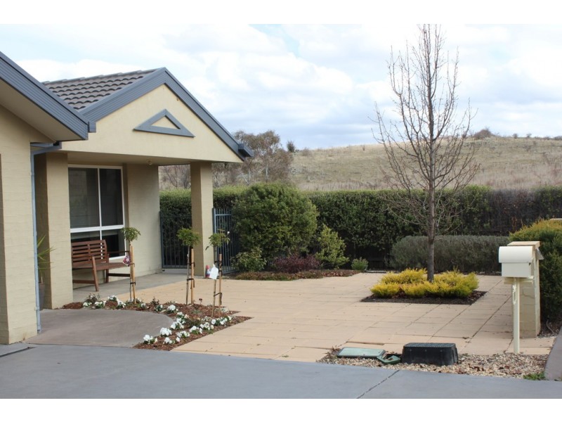 45 Firethorn Place, Jerrabomberra NSW 2619