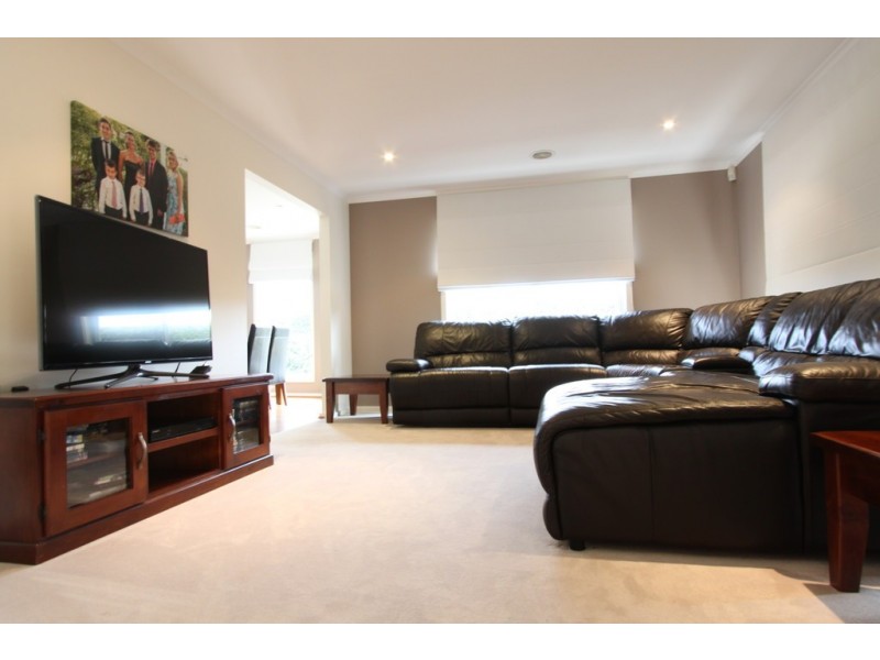 45 Firethorn Place, Jerrabomberra NSW 2619