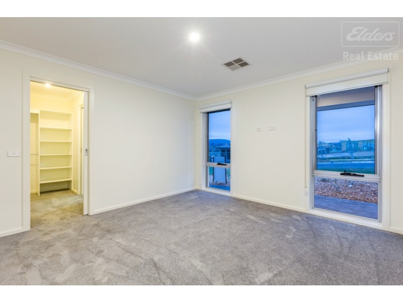 7 Flint Street, Googong NSW 2620