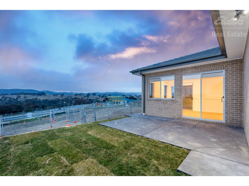 7 Flint Street, Googong NSW 2620