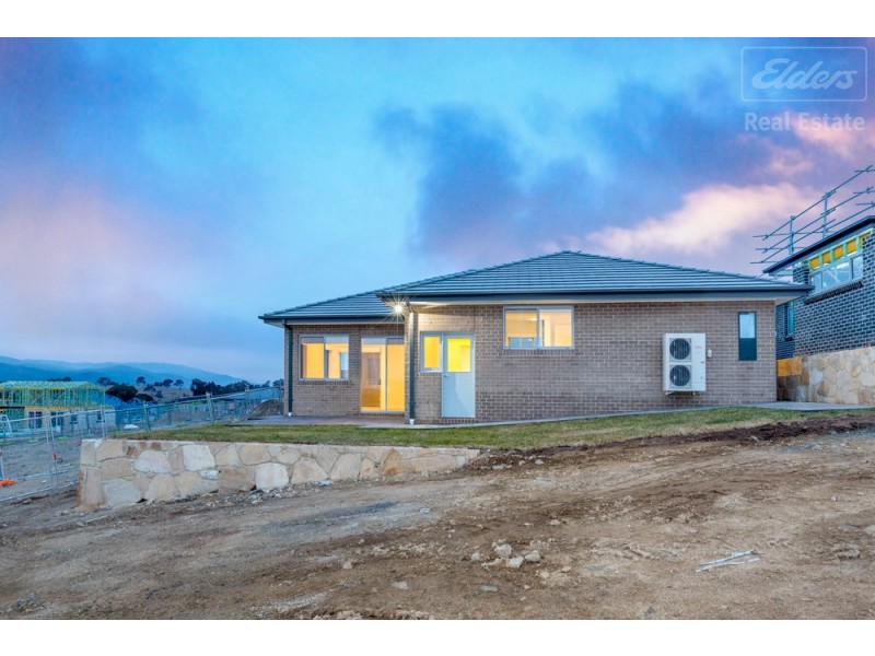 7 Flint Street, Googong NSW 2620