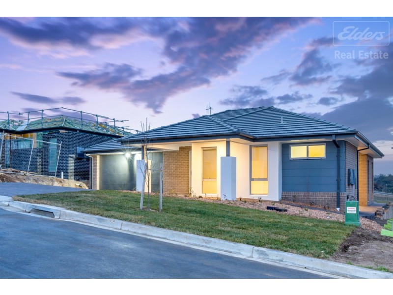 7 Flint Street, Googong NSW 2620