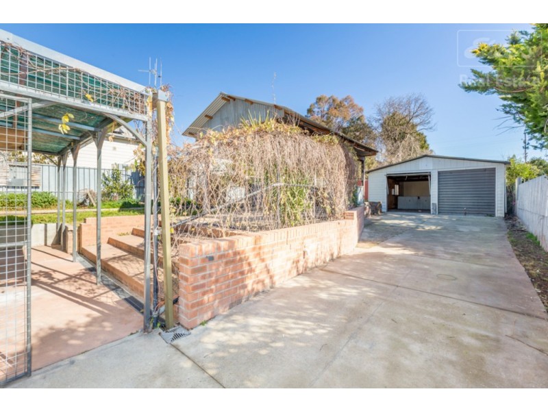 15 McIntosh Street, Queanbeyan NSW 2620