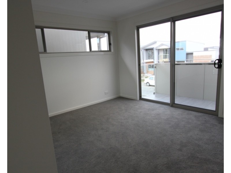 78 Caragh Avenue, Googong NSW 2620