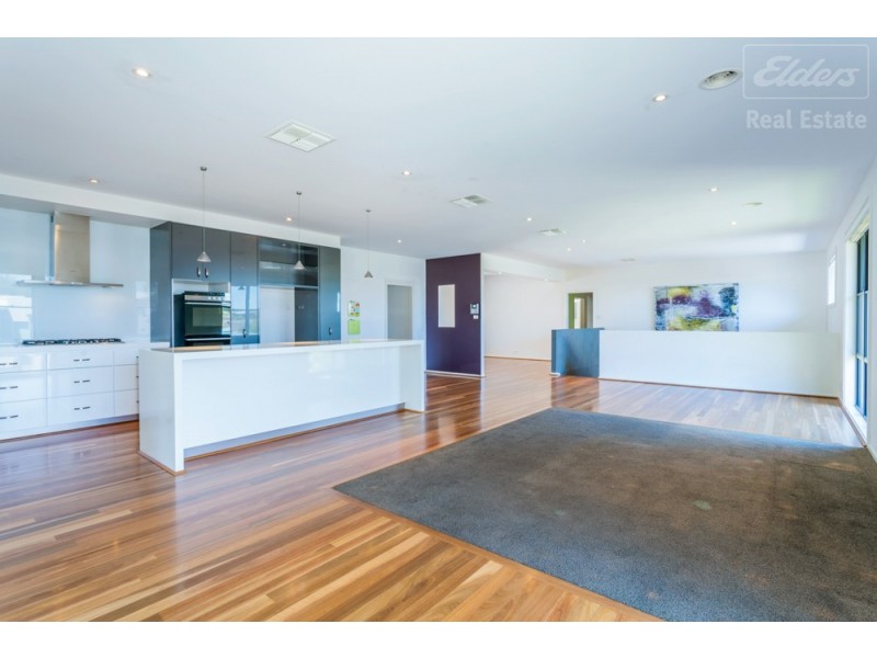7 Barrigan Place, Jerrabomberra NSW 2619