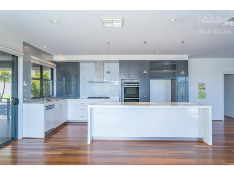 7 Barrigan Place, Jerrabomberra NSW 2619