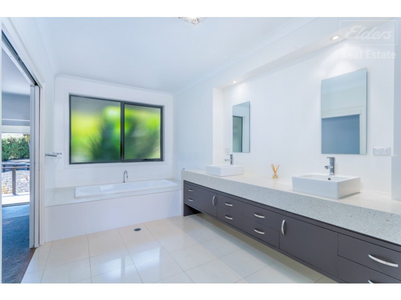 7 Barrigan Place, Jerrabomberra NSW 2619