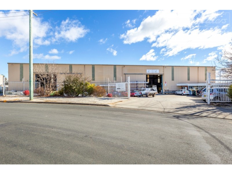 72-74 Bayldon Road, Queanbeyan West NSW 2620