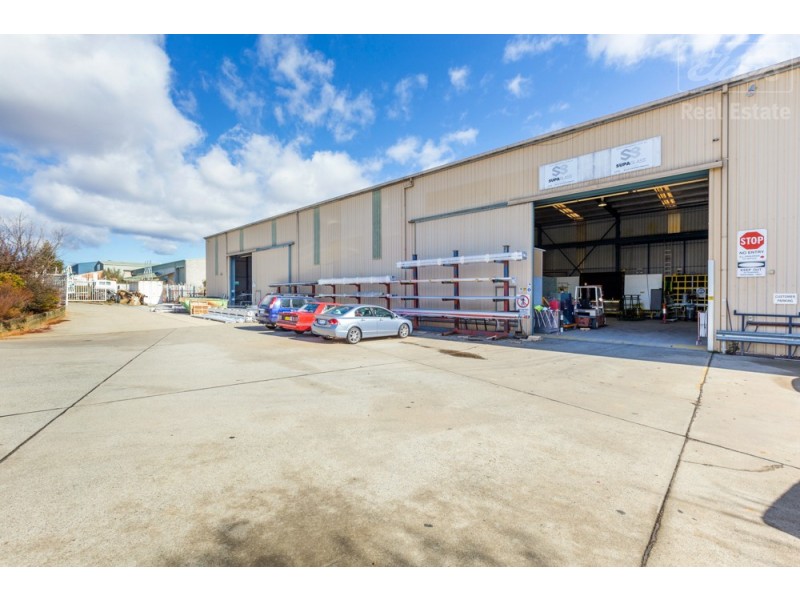 72-74 Bayldon Road, Queanbeyan West NSW 2620