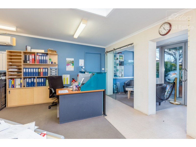 72-74 Bayldon Road, Queanbeyan West NSW 2620