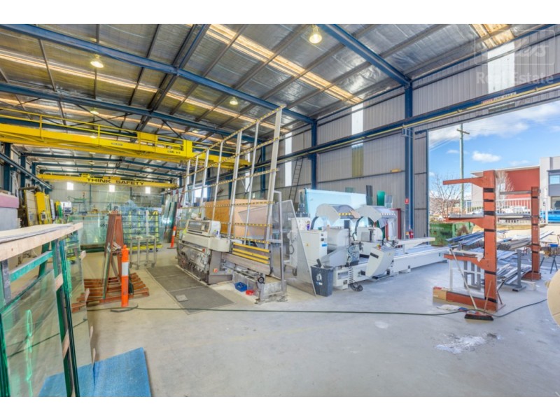 72-74 Bayldon Road, Queanbeyan West NSW 2620