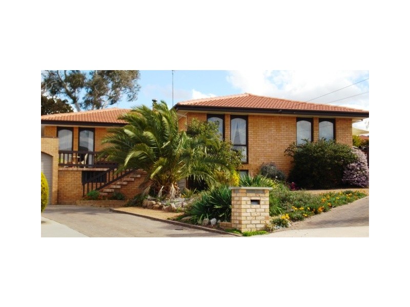 8 Begonia Place, Crestwood NSW 2620