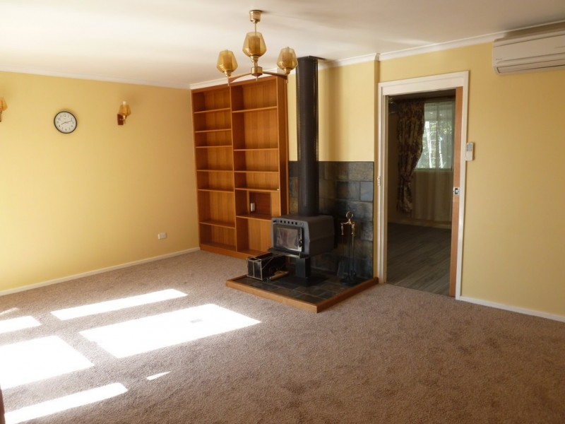 8 Begonia Place, Crestwood NSW 2620