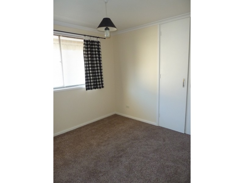 8 Begonia Place, Crestwood NSW 2620