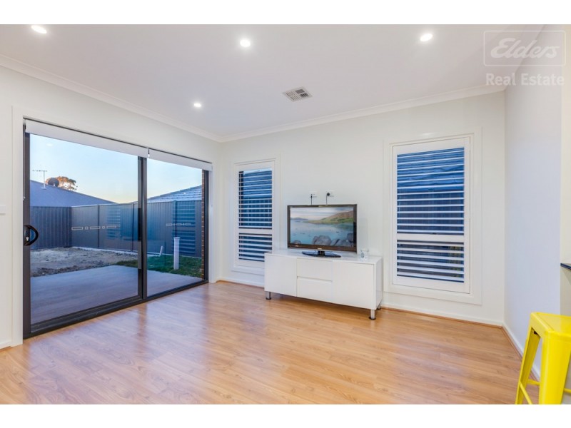 17 Daniel Street, Googong NSW 2620