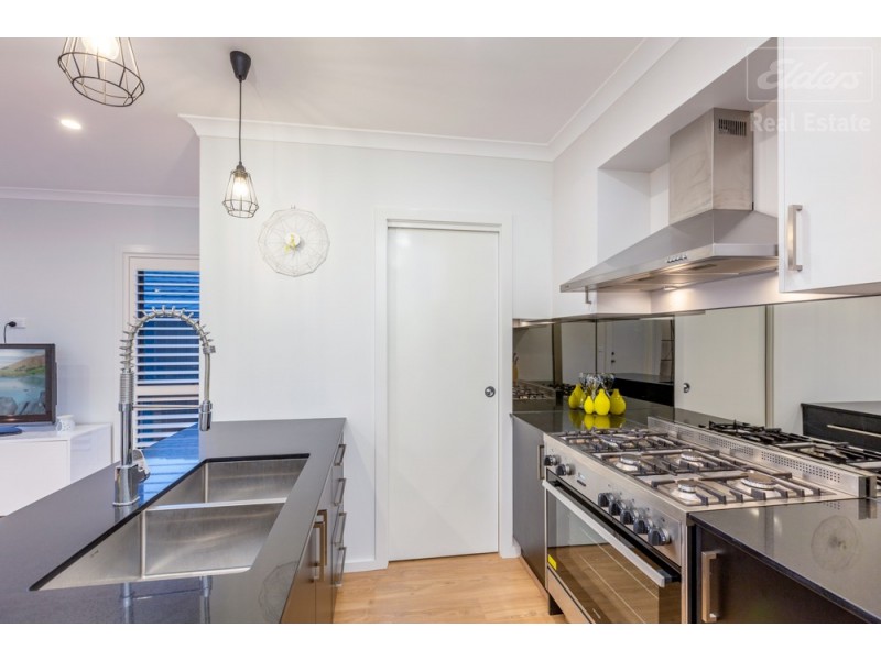 17 Daniel Street, Googong NSW 2620