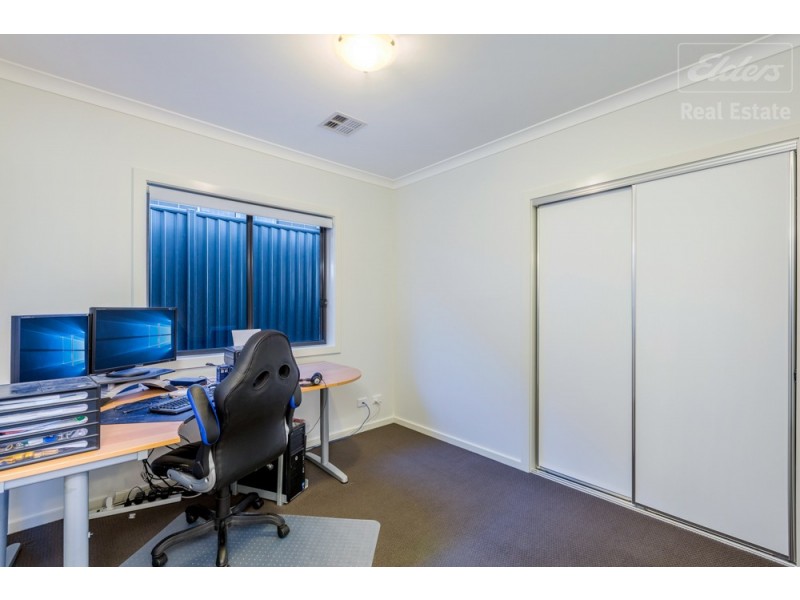 17 Daniel Street, Googong NSW 2620