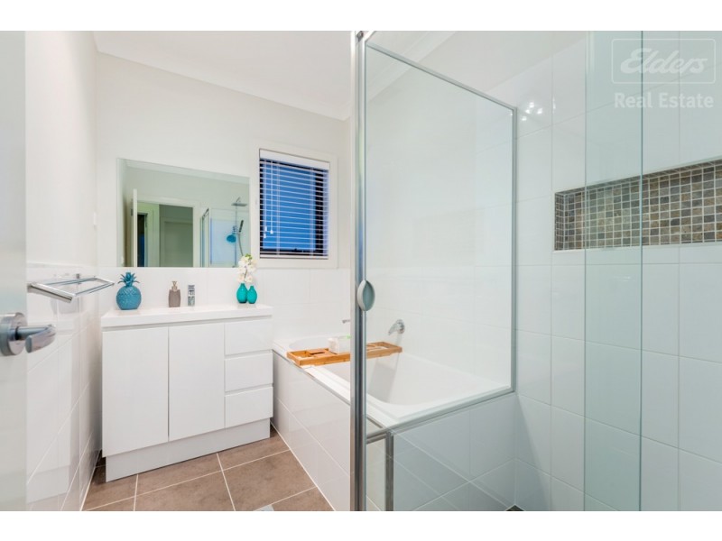 17 Daniel Street, Googong NSW 2620