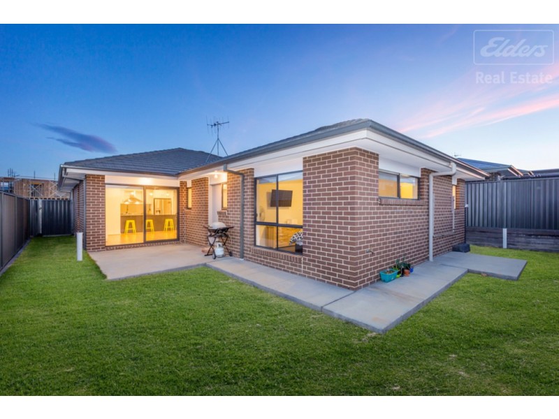 17 Daniel Street, Googong NSW 2620
