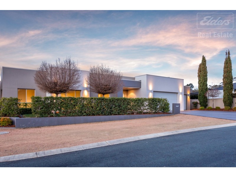 60 Pannamena Crescent, Jerrabomberra NSW 2619