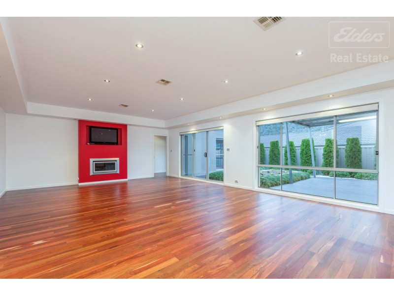 60 Pannamena Crescent, Jerrabomberra NSW 2619