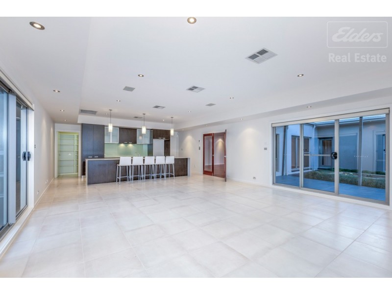 60 Pannamena Crescent, Jerrabomberra NSW 2619