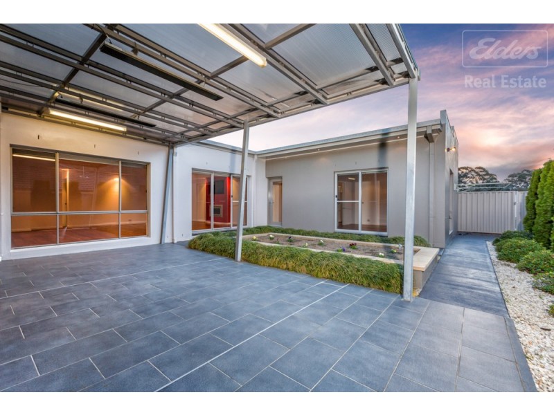 60 Pannamena Crescent, Jerrabomberra NSW 2619