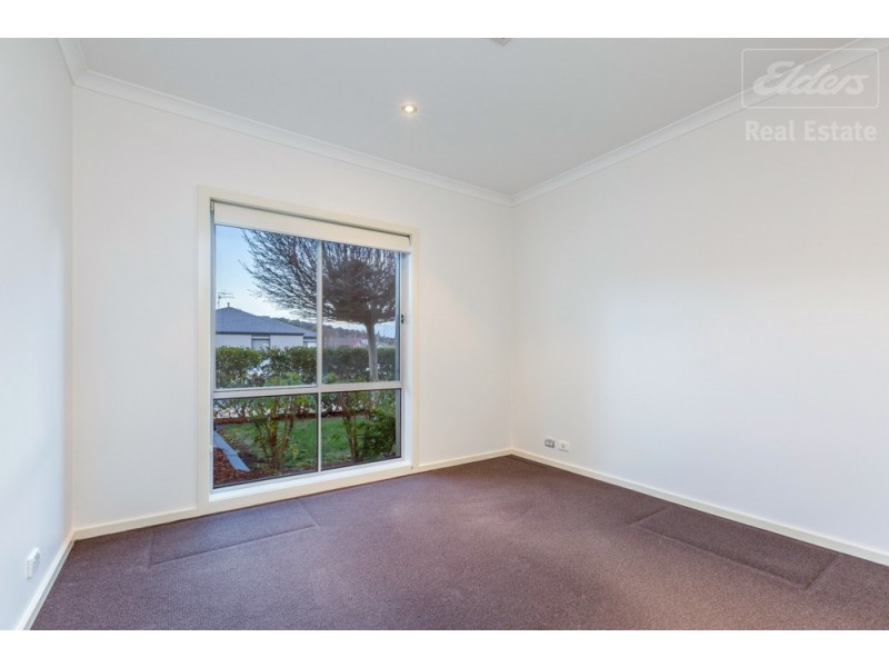 60 Pannamena Crescent, Jerrabomberra NSW 2619
