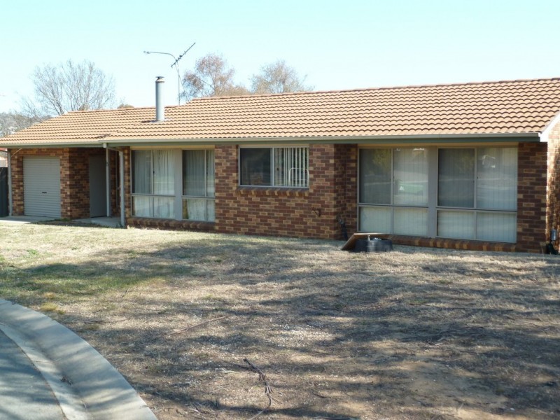 13 Franklin Court, Jerrabomberra NSW 2619