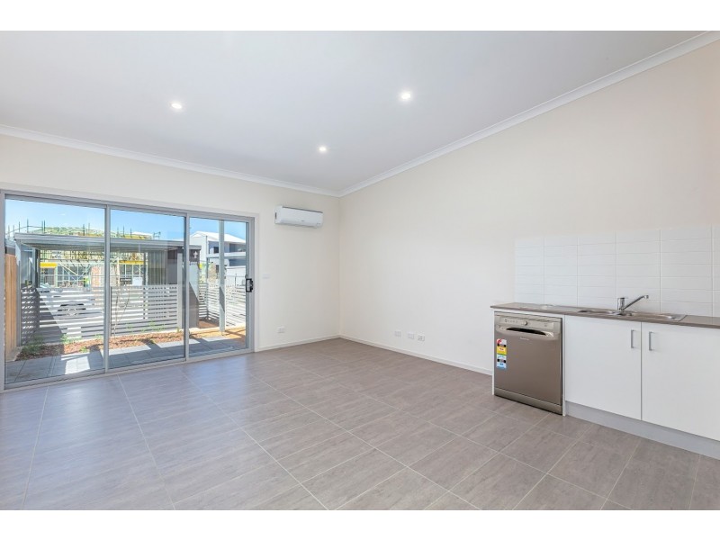 77 Caragh Avenue, Googong NSW 2620