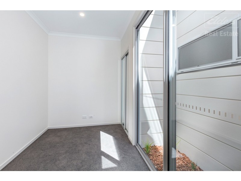 77 Caragh Avenue, Googong NSW 2620