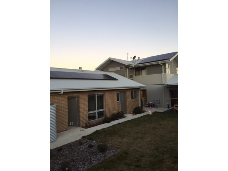16 Bailey Crescent, Googong NSW 2620