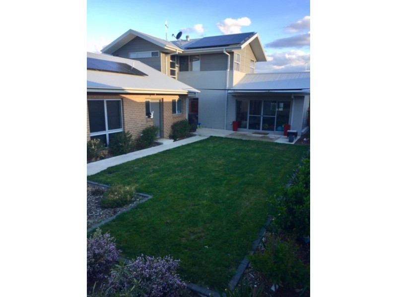 16 Bailey Crescent, Googong NSW 2620