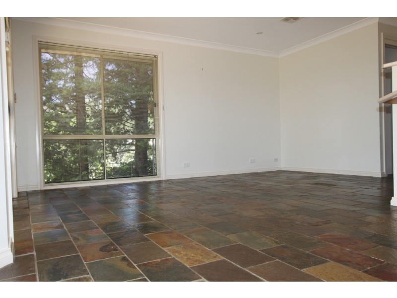 8 Johanna Moore, Jerrabomberra NSW 2619