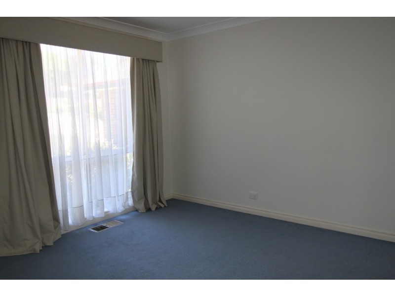 8 Johanna Moore, Jerrabomberra NSW 2619