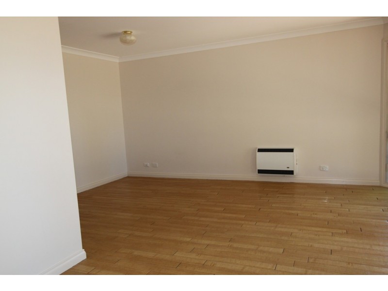 8 Johanna Moore, Jerrabomberra NSW 2619