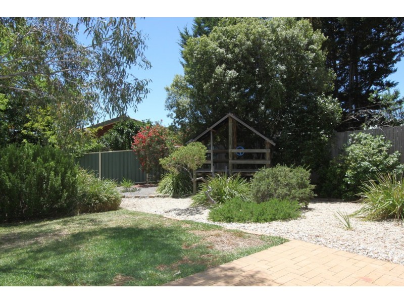 8 Johanna Moore, Jerrabomberra NSW 2619