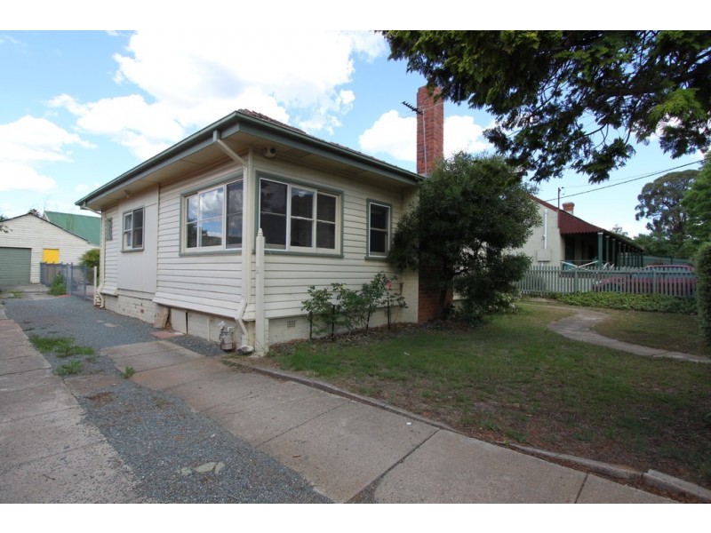 28 Atkinson Street, Queanbeyan NSW 2620