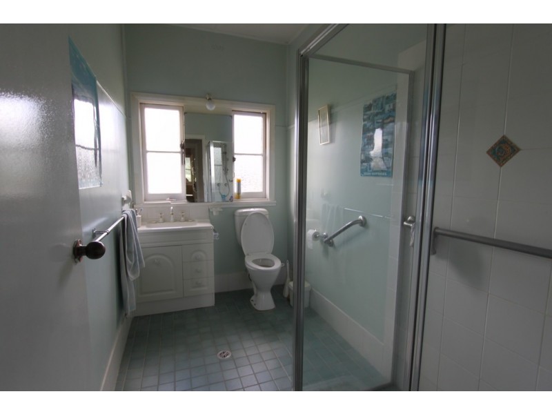 28 Atkinson Street, Queanbeyan NSW 2620