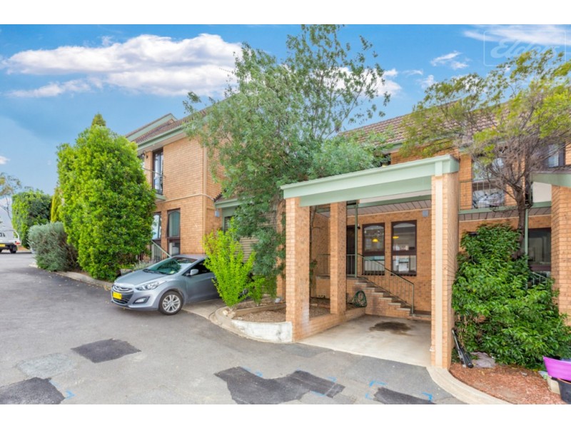 5/8 Nimmitabel Street, Queanbeyan West NSW 2620